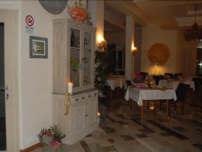 Hotel Ristorante Sole Múggia Eksteriør billede