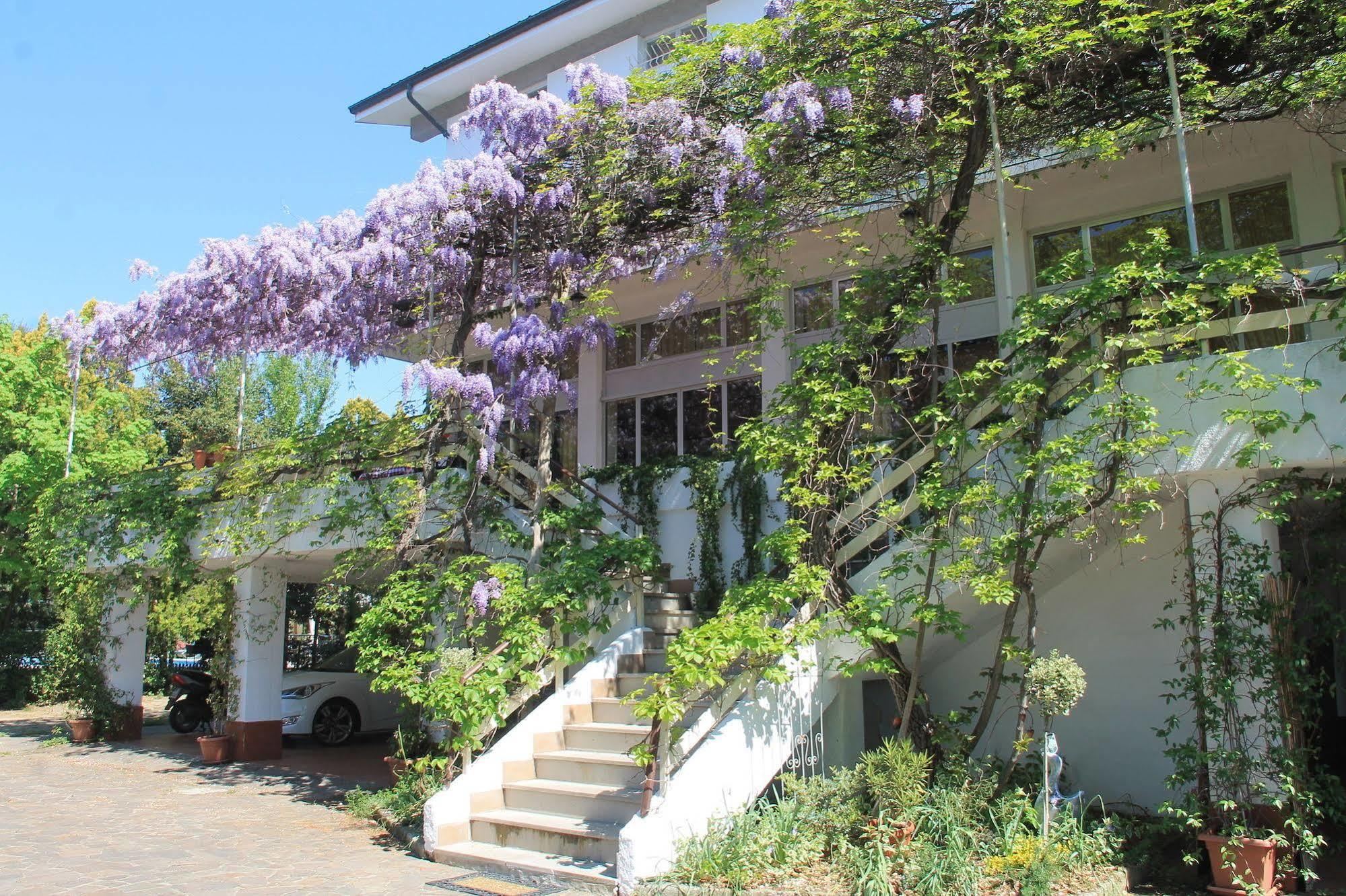 Hotel Ristorante Sole Múggia Eksteriør billede